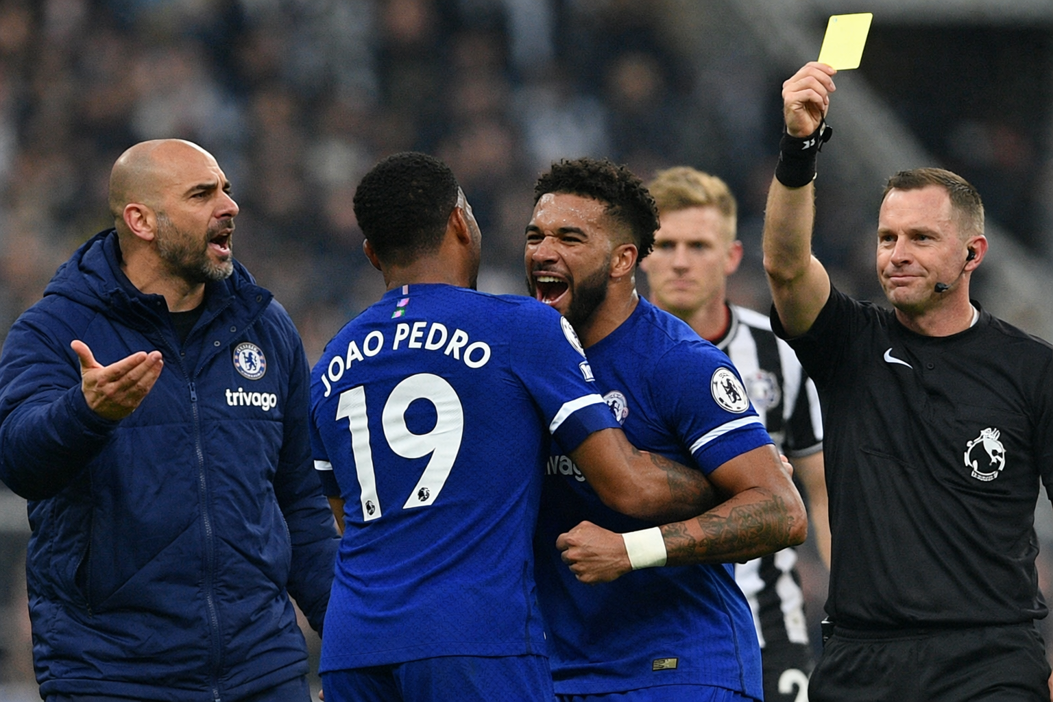 Chelsea Bangkit di Newcastle